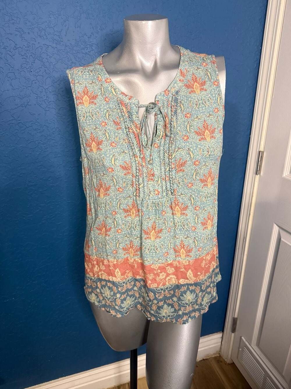 Daniel Rainn Large Floral Boho Blouse Sleeveless Tie Neck Border Print Tunic Top